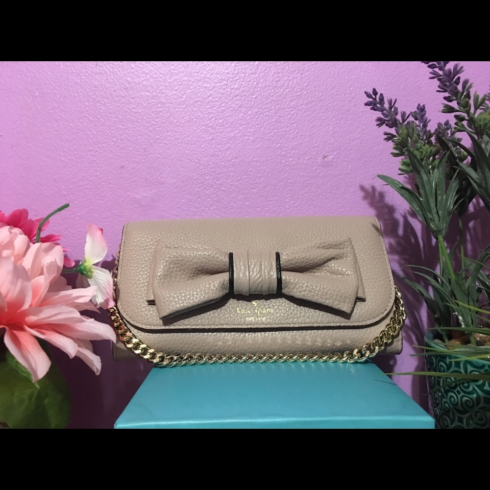 Kate Spade leather Grey purse with Bow